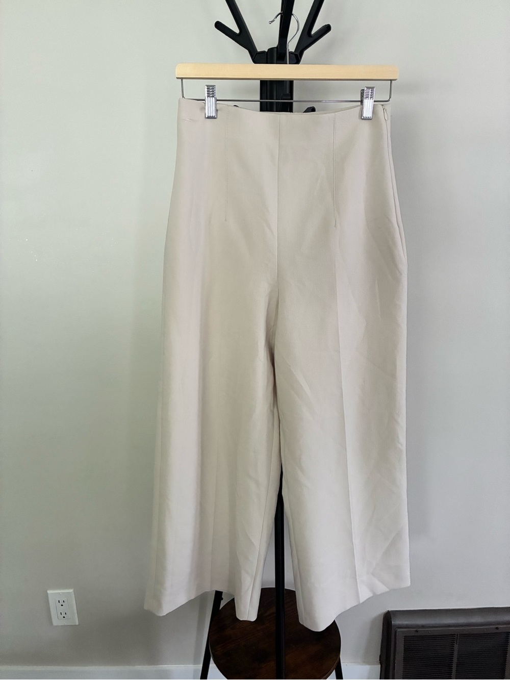 Zara Wide-Leg High Waist Light Weight Cropped Pants